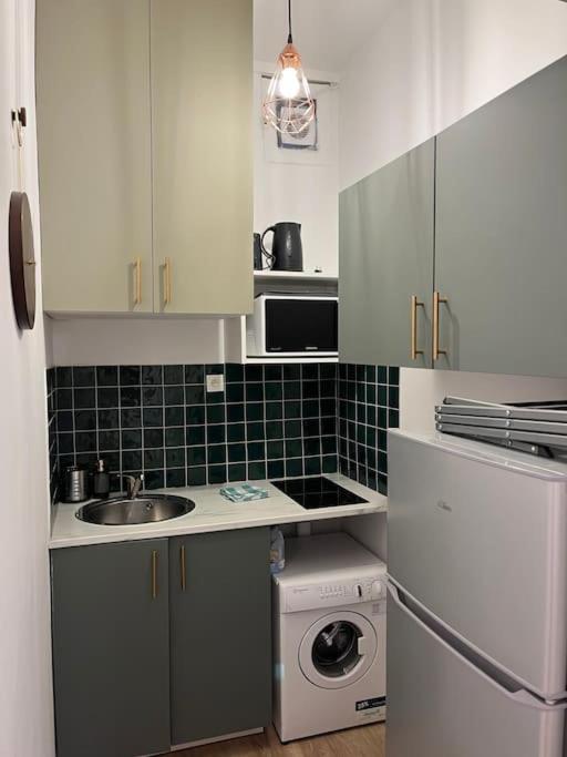 Gare De Lyon 12E, Suite 1 Chambre 2 A 4P Parigi Esterno foto